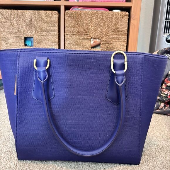 Dagne Dover Discontinued color! 13" Signature Tote NWOT - Picture 1 of 8